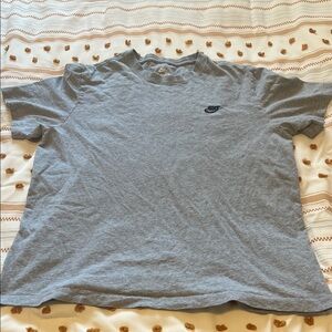 Nike Heather Gray Short Sleeve Tee
